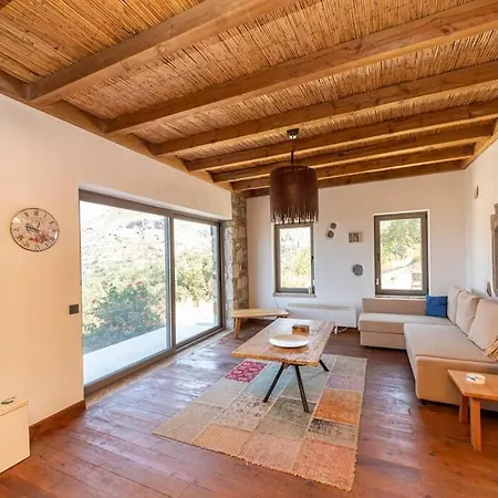 1 Bedroom Private Duplex House With A View - *