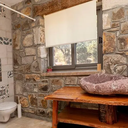 1 Bedroom Private Duplex House With A View - Nyaraló *